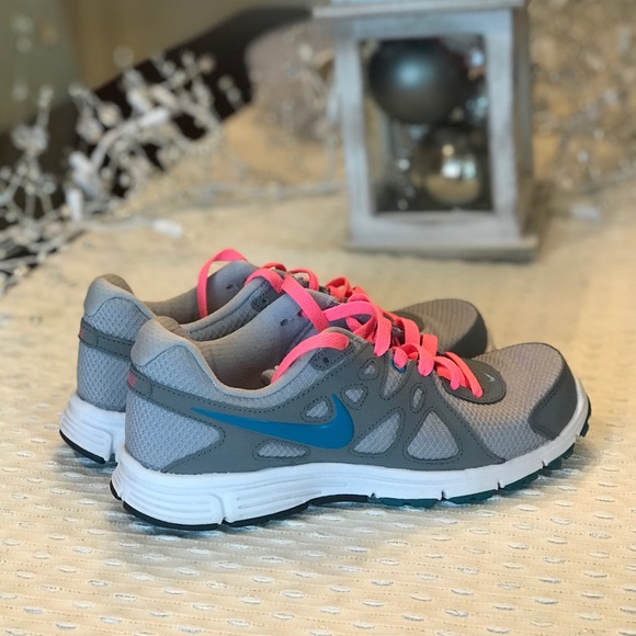 Nike shoes - Picture 3 of 7